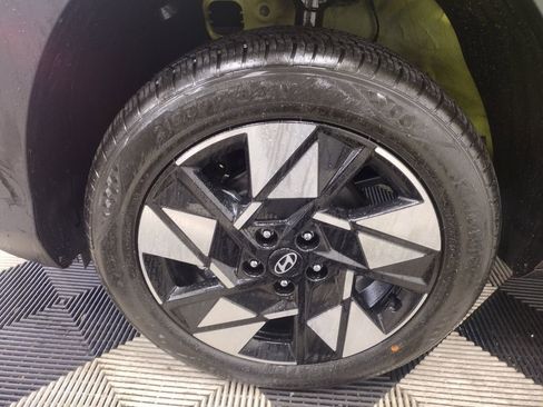 Used 2025 Hyundai Kona SEL AWD/4WD image 6