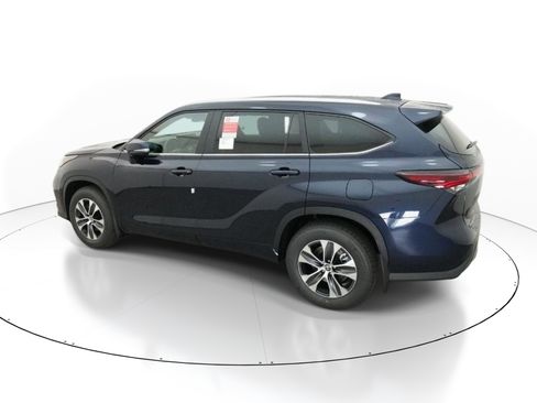 New 2026 Toyota Highlander XLE AWD/4WD image 4