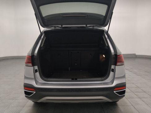 Used 2022 Volkswagen Taos SE FWD image 29