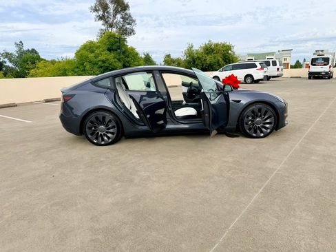 Used 2021 Tesla Model 3 Long Range AWD/4WD image 35