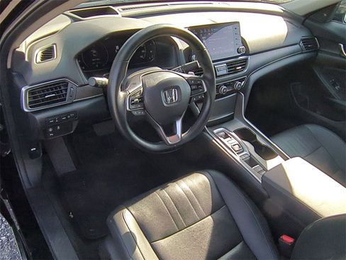 Used 2022 Honda Accord Touring image 13