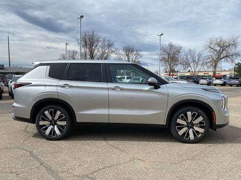 New 2026 Mitsubishi Outlander SE AWD/4WD image 7