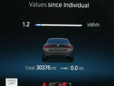 Used 2023 BMW i4 eDrive35 RWD image 17