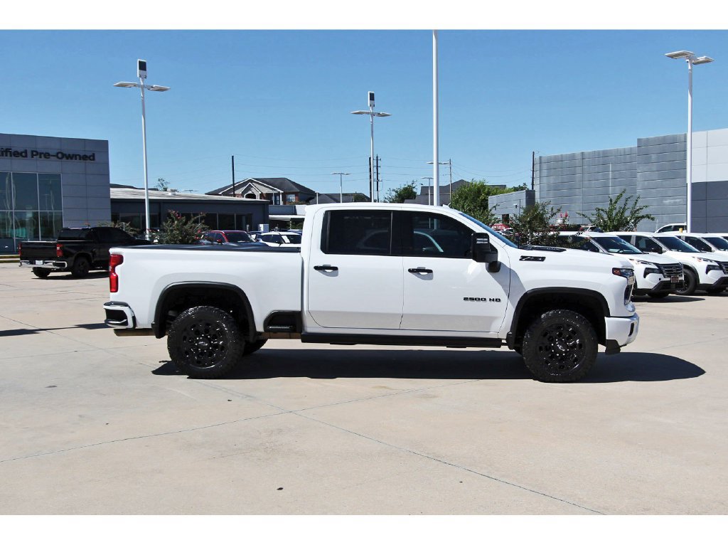 Used 2024 Chevrolet Silverado 2500 LTZ w/ LTZ Plus Package AWD/4WD image 5