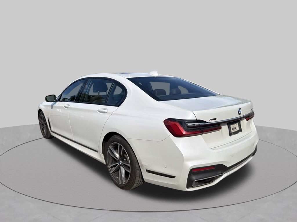 Used 2022 BMW 740i xDrive w/ M Sport Package AWD/4WD image 8