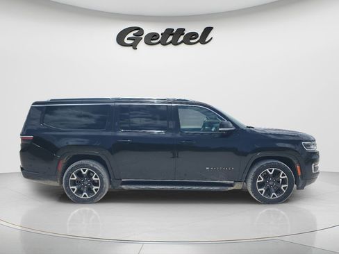 Used 2023 Jeep Wagoneer L Series III RWD image 4