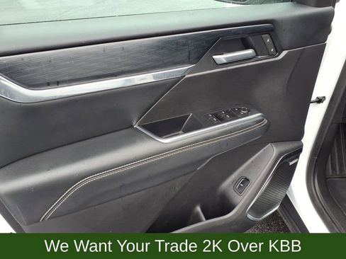 Used 2025 GMC Acadia Elevation image 9