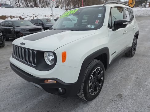 Certified 2023 Jeep Renegade Latitude AWD/4WD image 8