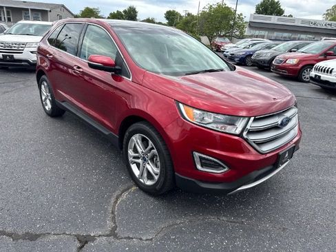Used 2018 Ford Edge Titanium w/ Equipment Group 301A AWD/4WD image 9