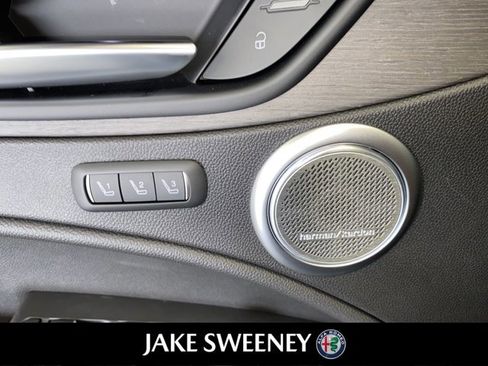 Used 2023 Alfa Romeo Stelvio Ti image 19