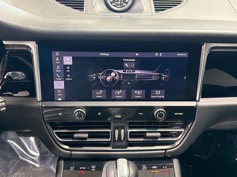 Certified 2023 Porsche Macan Turbo AWD/4WD image 29