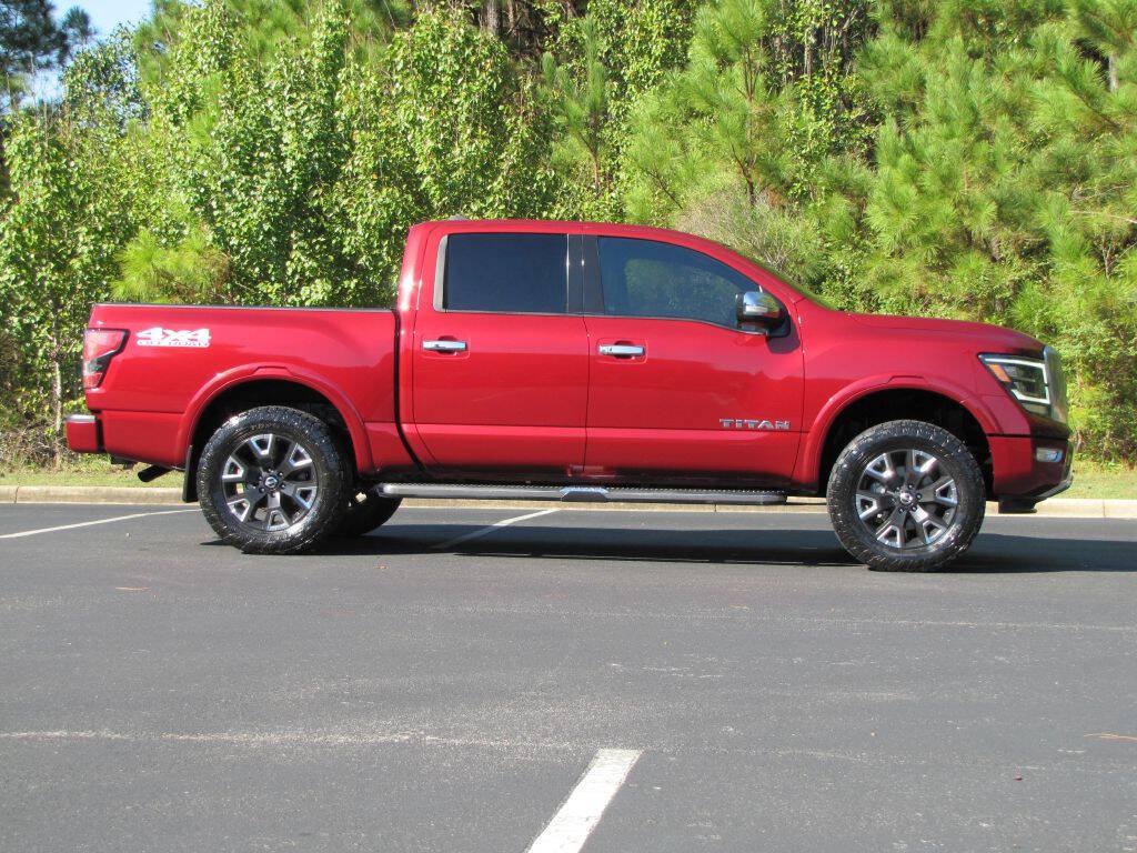 Used 2022 Nissan Titan Platinum Reserve w/ Moonroof Package AWD/4WD image 4