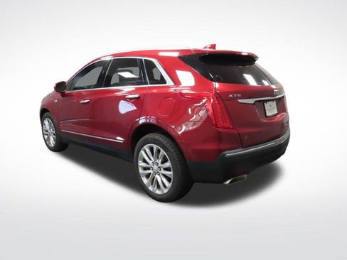 Used 2019 Cadillac XT5 Premium Luxury FWD image 3