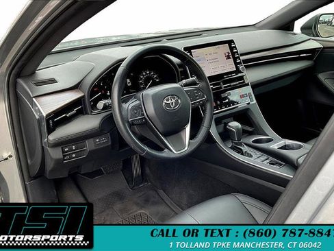 Used 2019 Toyota Avalon XLE image 14