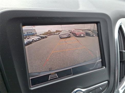 Used 2024 Chevrolet Equinox LS w/ LS Convenience Package image 17