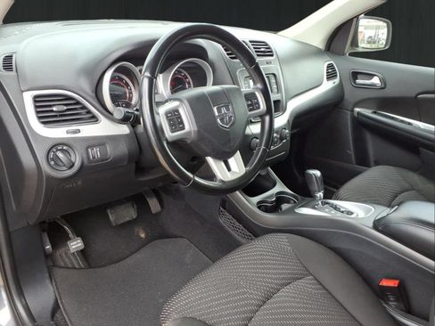 Used 2020 Dodge Journey SE w/ SE Popular Equipment Group FWD image 13