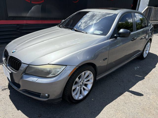 Used 2009 BMW 328i xDrive Sedan AWD/4WD image 1