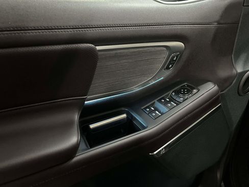 Used 2025 Ford Expedition Max Platinum w/ Platinum Ultimate Package image 15