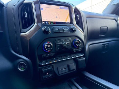 Used 2019 Chevrolet Silverado 1500 High Country w/ Technology Package image 33