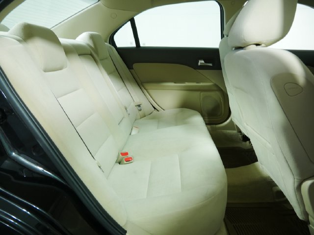 Used 2009 Ford Fusion SE FWD image 16
