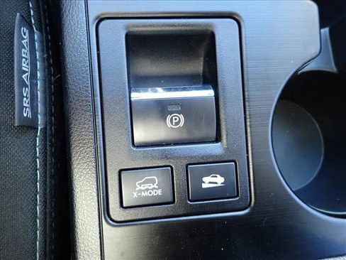 Used 2016 Subaru Outback 2.5i Premium image 18