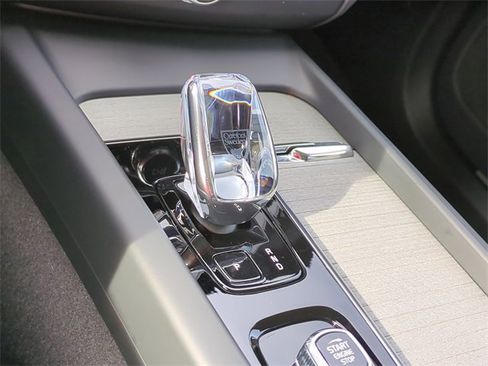 Used 2025 Volvo XC60 T8 Ultra w/ Protection Package Premier image 13