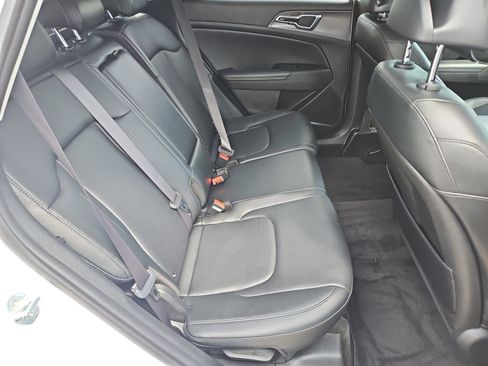 Used 2023 Kia Sportage SX image 21