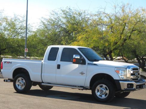 Used 2011 Ford F250 XLT w/ XLT Premium Pkg image 4