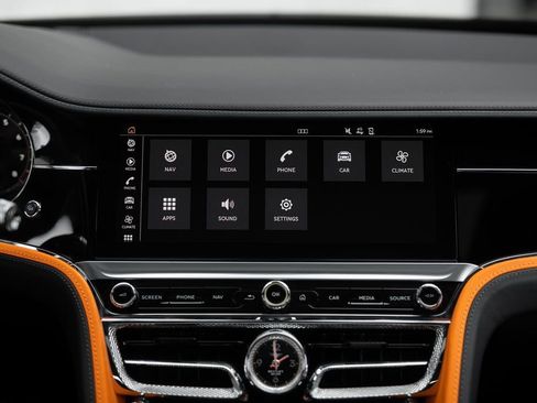 Used 2024 Bentley Flying Spur W12 image 22