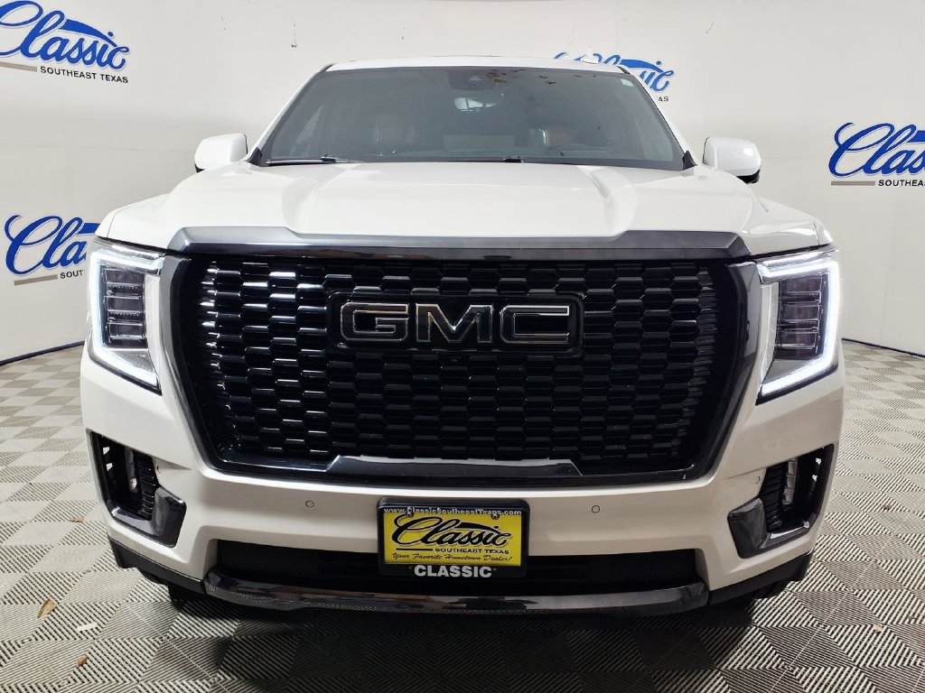 Used 2023 GMC Yukon XL Denali Ultimate AWD/4WD image 5