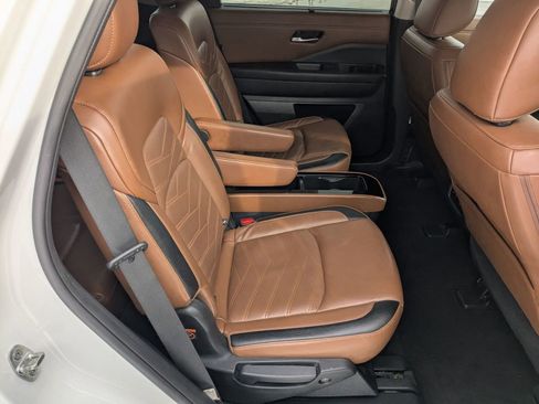 Certified 2023 Nissan Pathfinder Platinum image 26