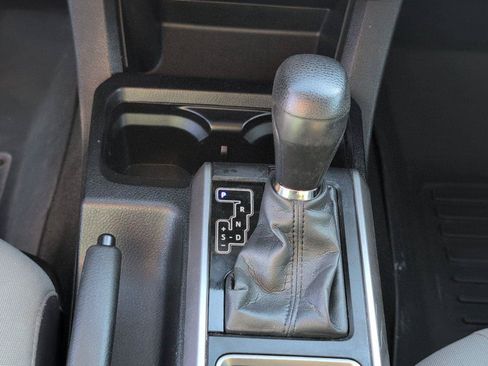 Used 2022 Toyota Tacoma SR5 w/ Technology Package RWD image 22