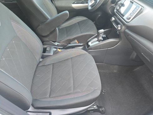 Used 2020 Nissan Kicks SV image 21