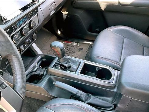 Used 2022 Toyota Tacoma TRD Pro AWD/4WD image 13