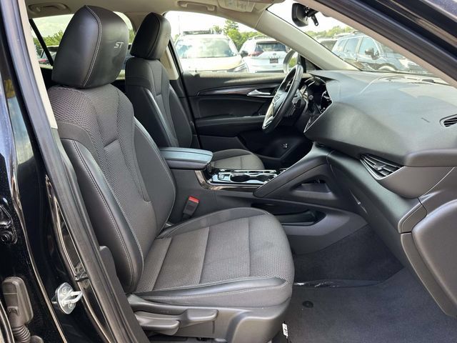Used 2022 Buick Envision Preferred AWD/4WD image 9