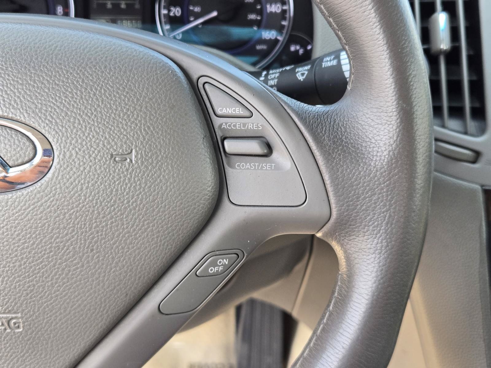 Used 2011 INFINITI G37 Convertible w/ Premium Pkg RWD image 16