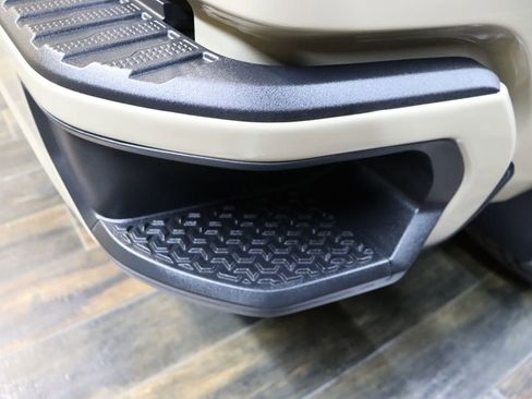 Used 2023 GMC Sierra 1500 Elevation image 27