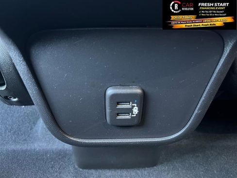 Used 2021 Chevrolet Equinox LS w/ LS Convenience Package image 27