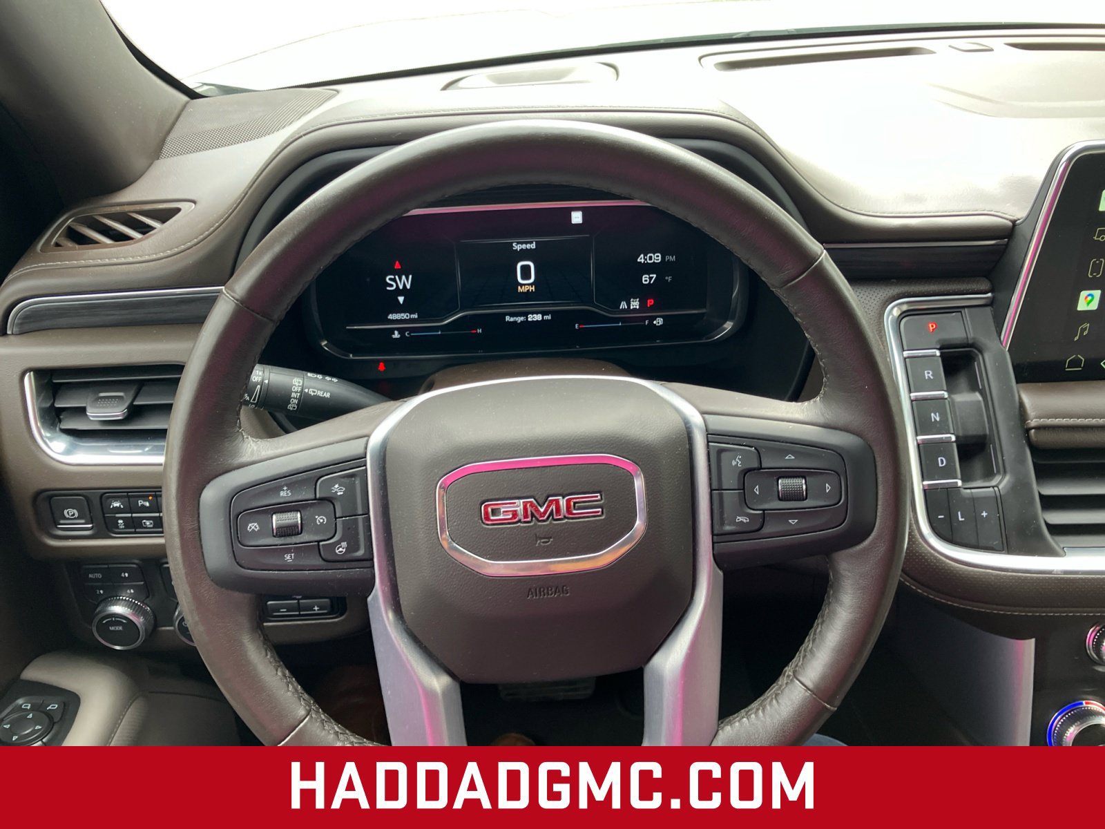 Certified 2022 GMC Yukon SLT w/ SLT Luxury Package AWD/4WD image 16