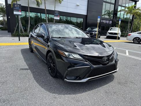 Used 2021 Toyota Camry XSE FWD image 7