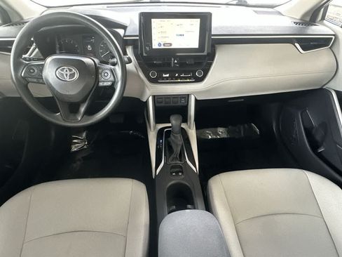 Used 2025 Toyota Corolla Cross L FWD image 24