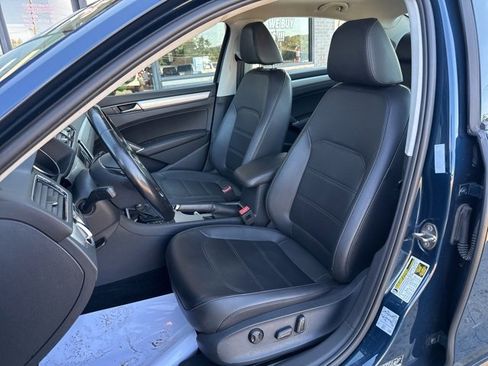 Used 2019 Volkswagen Passat 2.0T Wolfsburg image 2