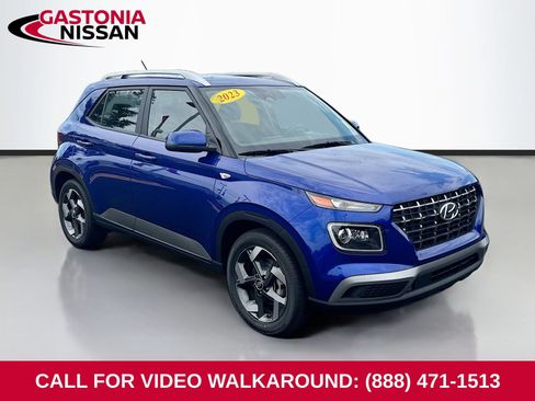 Used 2023 Hyundai Venue Limited FWD image 1