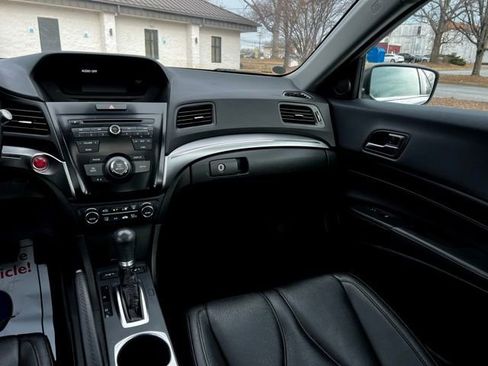 Used 2019 Acura ILX FWD image 29