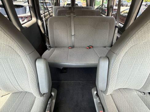 Used 2025 GMC Savana 3500 LT w/ LT Preferred Equipment Group RWD image 24