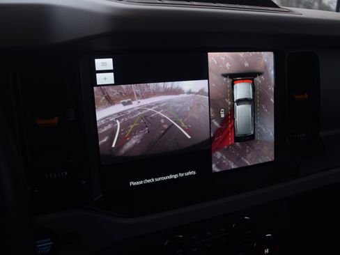 Used 2023 Ford Bronco Badlands w/ Sasquatch Package image 10