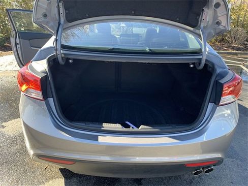 Used 2013 Hyundai Elantra SE image 30