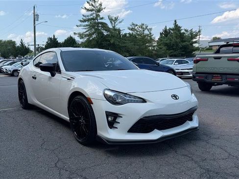 Used 2018 Toyota 86 RWD image 3