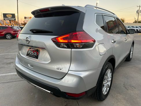 Used 2017 Nissan Rogue SV image 7
