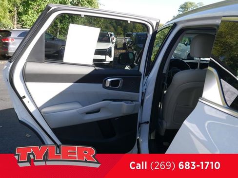 Used 2024 Kia Sorento SX Prestige w/ Panoramic Sunroof Package image 21